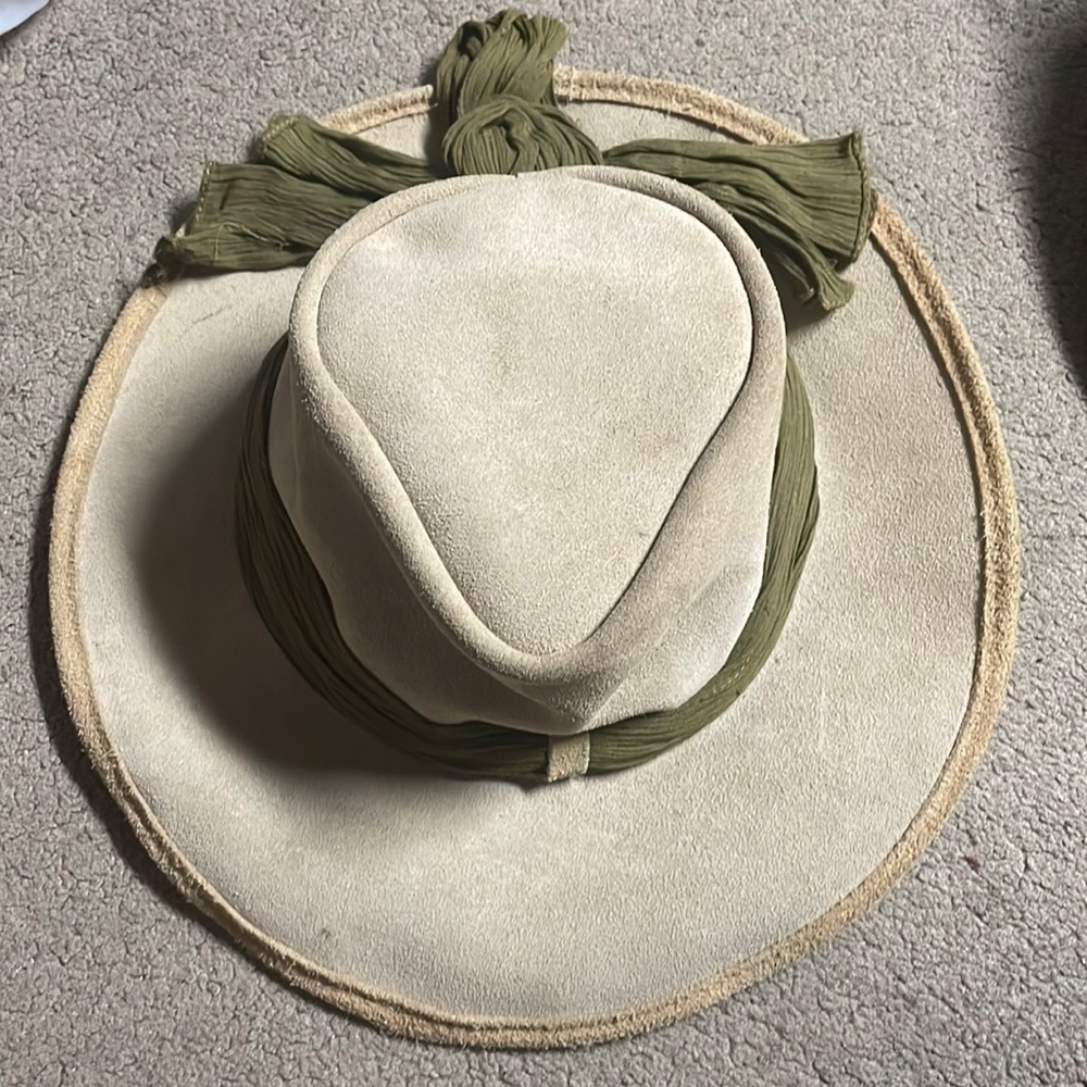 Vintage  the mad hatters genuine cowhide hat size small women